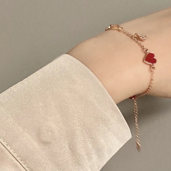 Just In❤️Adorable Red Heart RoseGold Bracelet - Picture 5 of 8